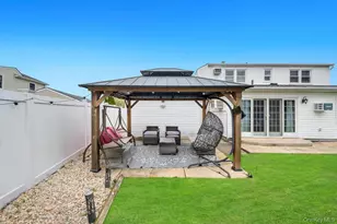 104 Saddle Ln, Levittown, NY 11756 - Photo 22