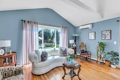 183 Division Avenue, Blue Point, NY 11715 - Photo 14