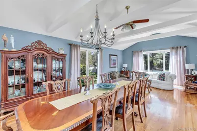 183 Division Avenue, Blue Point, NY 11715 - Photo 12