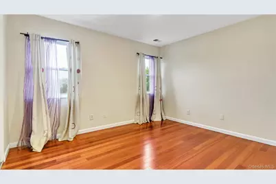 47 Carriage Road, Roslyn, NY 11576 - Photo 22