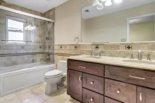 47 Carriage Rd, Roslyn, NY 11576 - Photo 26