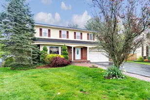 47 Carriage Rd, Roslyn, NY 11576 - Photo 2