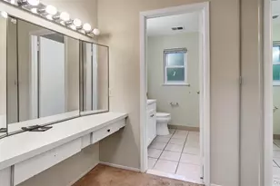 47 Carriage Rd, Roslyn, NY 11576 - Photo 20