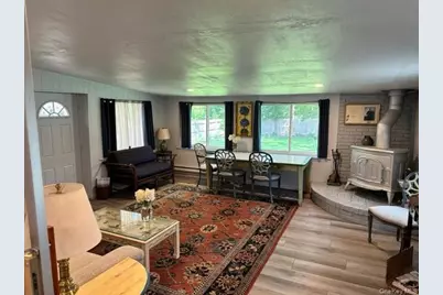 29 Maryland Boulevard, Hampton Bays, NY 11946 - Photo 6