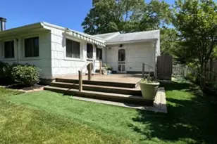 29 Maryland Blvd, Hampton Bays, NY 11946 - Photo 10