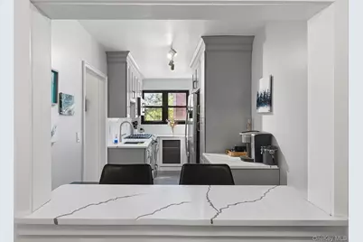 154 Martling Avenue #D2 Bldg 2, Tarrytown, NY 10591 - Photo 4