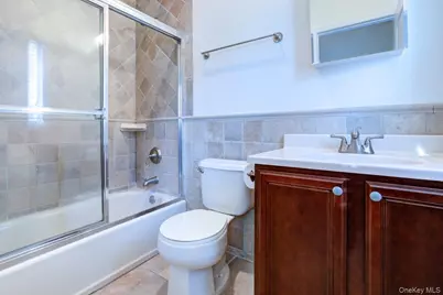 330 Maple Avenue #17, Westbury, NY 11590 - Photo 4