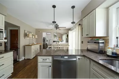 6 Grapevine Place, Poughkeepsie, NY 12603 - Photo 8