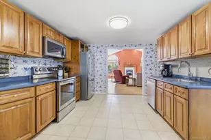 44 Meyer Ln, Medford, NY 11763 - Photo 4
