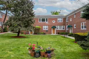 643 Pelham Rd, New Rochelle, NY 10805 - Photo 2