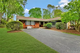 54 Marwood Pl, Stony Brook, NY 11790 - Photo 2