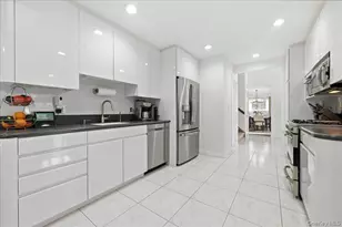 44 Steven Pl, Smithtown, NY 11787 - Photo 22
