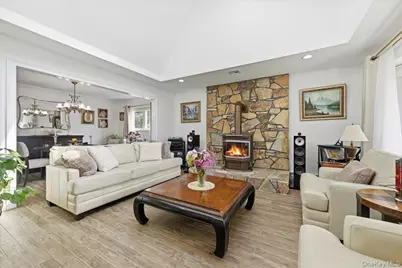 44 Steven Place, Smithtown, NY 11787 - Photo 12