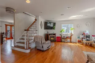 141 Collins Ave, Williston Park, NY 11596 - Photo 4