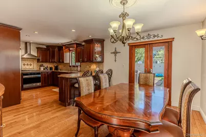 141 Collins Avenue, Williston Park, NY 11596 - Photo 6
