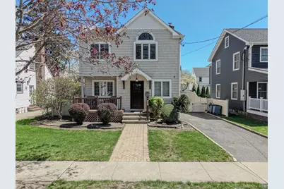 141 Collins Avenue, Williston Park, NY 11596 - Photo 26