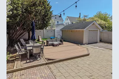 141 Collins Avenue, Williston Park, NY 11596 - Photo 24