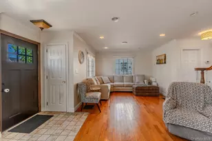 141 Collins Ave, Williston Park, NY 11596 - Photo 2