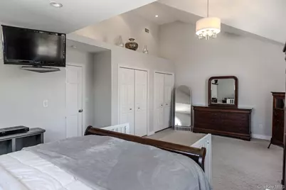 141 Collins Avenue, Williston Park, NY 11596 - Photo 14