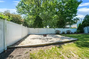 14 Gaetano Ln, Coram, NY 11727 - Photo 14