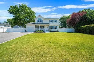 14 Gaetano Ln, Coram, NY 11727 - Photo 2