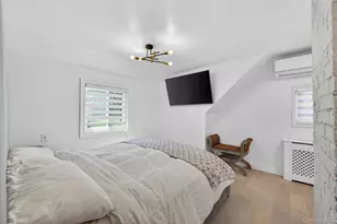 2101 Salisbury Park Dr, Westbury, NY 11590 - Photo 16
