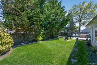 2101 Salisbury Park Drive, Westbury, NY 11590 - Photo 20