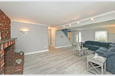 203 Saddle Lane, Levittown, NY 11756 - Photo 10