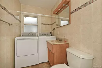 203 Saddle Lane, Levittown, NY 11756 - Photo 18
