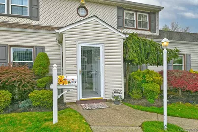 203 Saddle Lane, Levittown, NY 11756 - Photo 4