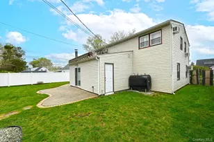 203 Saddle Ln, Levittown, NY 11756 - Photo 28
