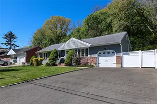 5 Mapletree Ln, South Huntington, NY 11746 - Photo 2