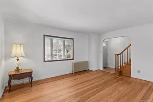 106 Aster Dr, New Hyde Park, NY 11040 - Photo 8