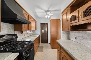 106 Aster Dr, New Hyde Park, NY 11040 - Photo 16