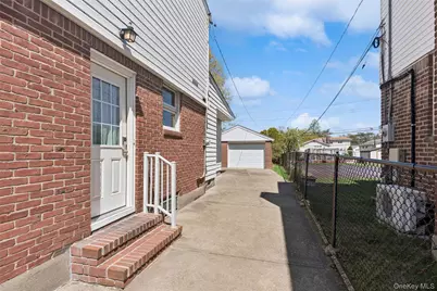 106 Aster Drive, New Hyde Park, NY 11040 - Photo 34