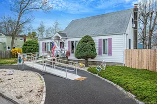 130 Lafayette Rd, West Babylon, NY 11704 - Photo 4