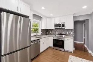 2206 Union Blvd, Bay Shore, NY 11706 - Photo 2