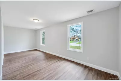 17 Blackpine Drive, Medford, NY 11763 - Photo 18