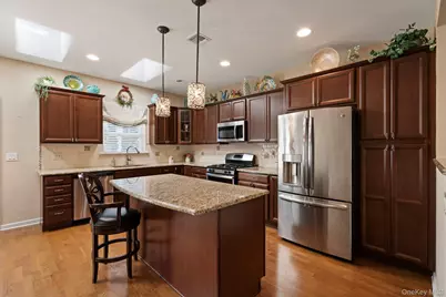 156 Stoneleigh Drive, Riverhead, NY 11901 - Photo 12