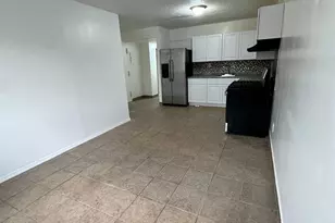 56-11 Clover Pl, Ridgewood, NY 11385 - Photo 4