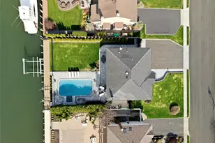 11 Dolphin Ln, West Islip, NY 11795 - Photo 40