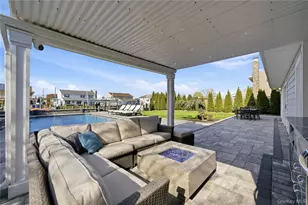11 Dolphin Ln, West Islip, NY 11795 - Photo 38