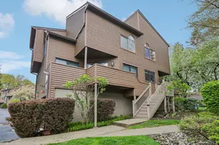 28 Tulip Ct, Nanuet, NY 10954 - Photo 2