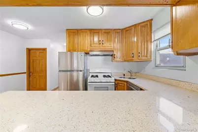 2535 Bayside Lane, Flushing, NY 11358 - Photo 6