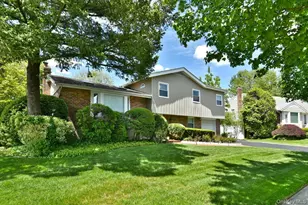 10 Orange Dr, Jericho, NY 11753 - Photo 2