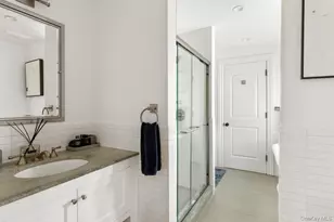 152 Plymouth Ct, Manhasset, NY 11030 - Photo 20