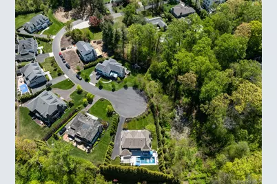 152 Plymouth Court, Manhasset, NY 11030 - Photo 38