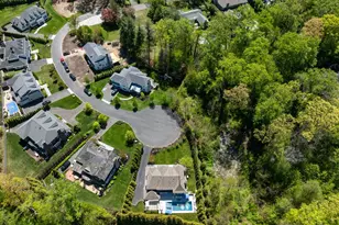 152 Plymouth Ct, Manhasset, NY 11030 - Photo 38