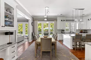 152 Plymouth Ct, Manhasset, NY 11030 - Photo 6