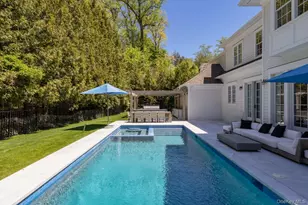 152 Plymouth Ct, Manhasset, NY 11030 - Photo 34